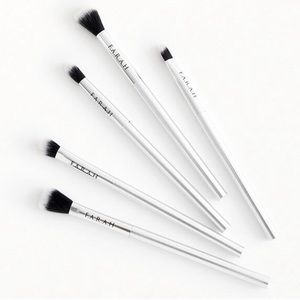 F.A.R.A.H
5-Piece Eye Perfection Set